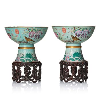 1077. A pair of Chinese stemcups, with the mark of dowager empress Ci Xi, Dayazhai, late Qing dynasty.