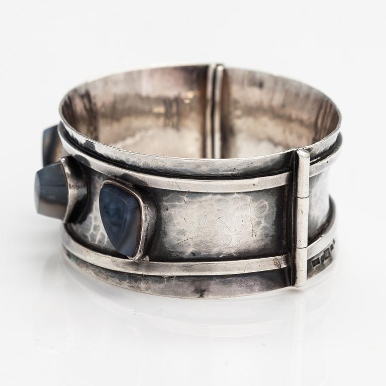 Reijo Sirkeoja, A silver bracleet with agates. Tampere 1961.