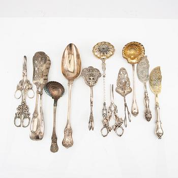 A collection of serving cutlery, 21 pieces, silver, 18th/19th/20th century, various manufacturers weight appr 1397 grams.