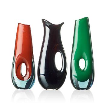A st of three Vicke Lindstrand glass vases, Kosta.