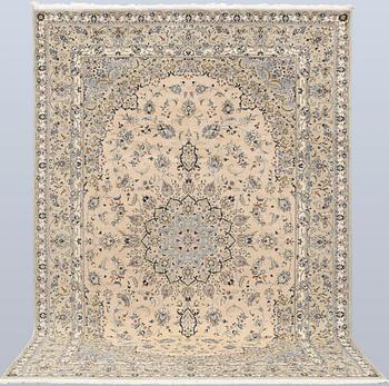 A Keshan carpet, approx. 363 x 244 cm.
