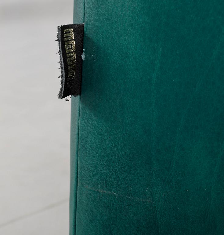 FÅTÖLJ SAMT FOTPALL, "Loge", Gerard Van den Berg, Montis. 1900-tal.