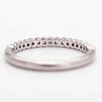 Ring, alliansring "Lace Minimalism", platina och briljanter tot. ca 0.16 ct. Anette Tillander, Helsingfors 2019.