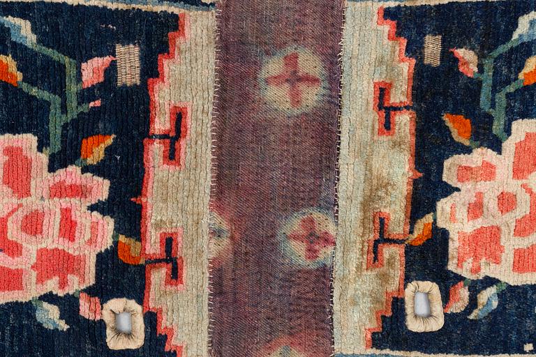 Saddle cover, semi-antique Tibet, ca 124,5 x 63 cm.