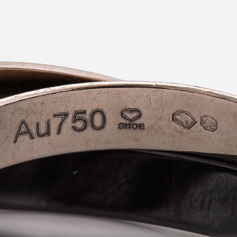 Cartier, An 18K white gold a ceramic ring "Trinity". Marked Cartier, JQV623.