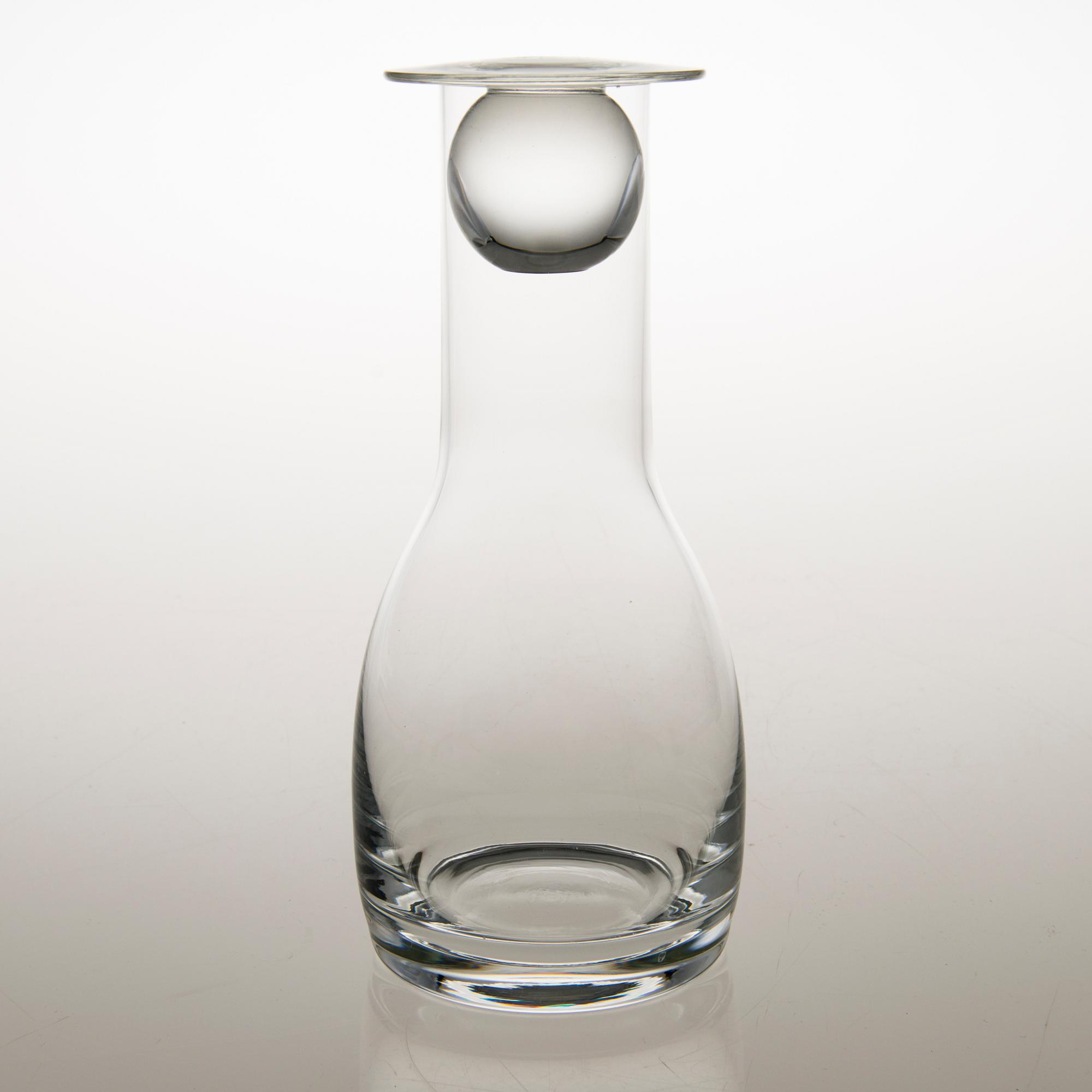 OIVA TOIKKA, Glass carafe model 1563, Nuutajärvi. Design year 1966.