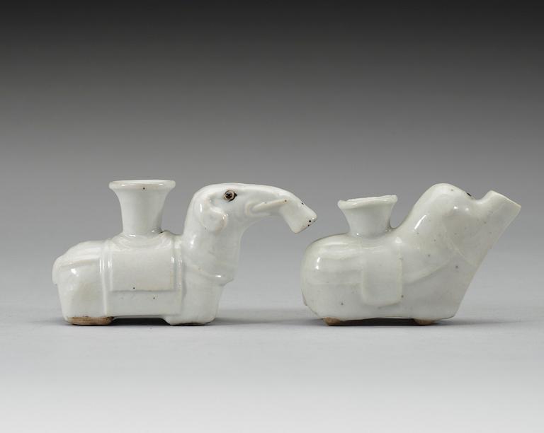 Two blanc de chine Elephant water pots, Qing dynasty.