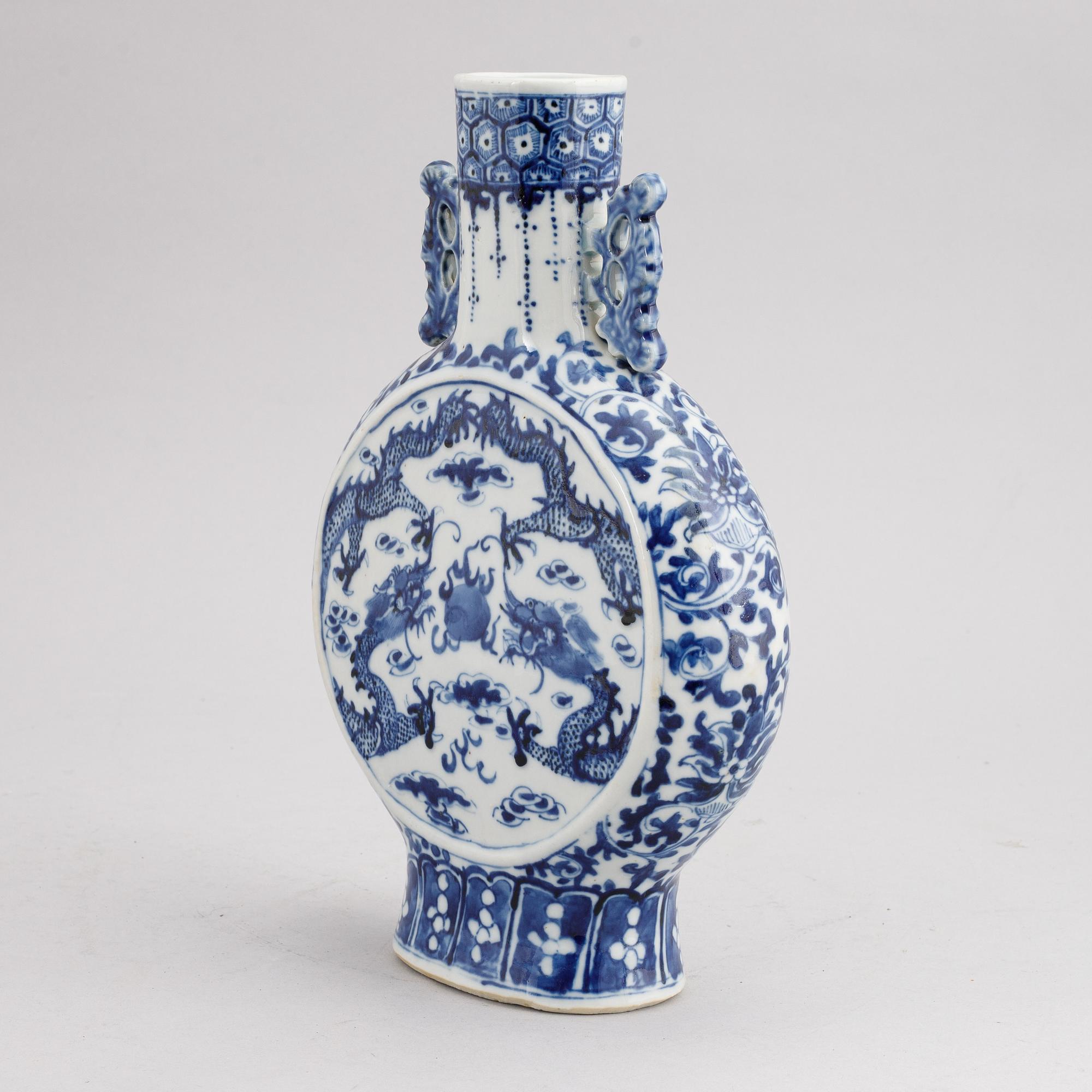 A Chinese blue and white porcelain moon flask, presumably 20th century.