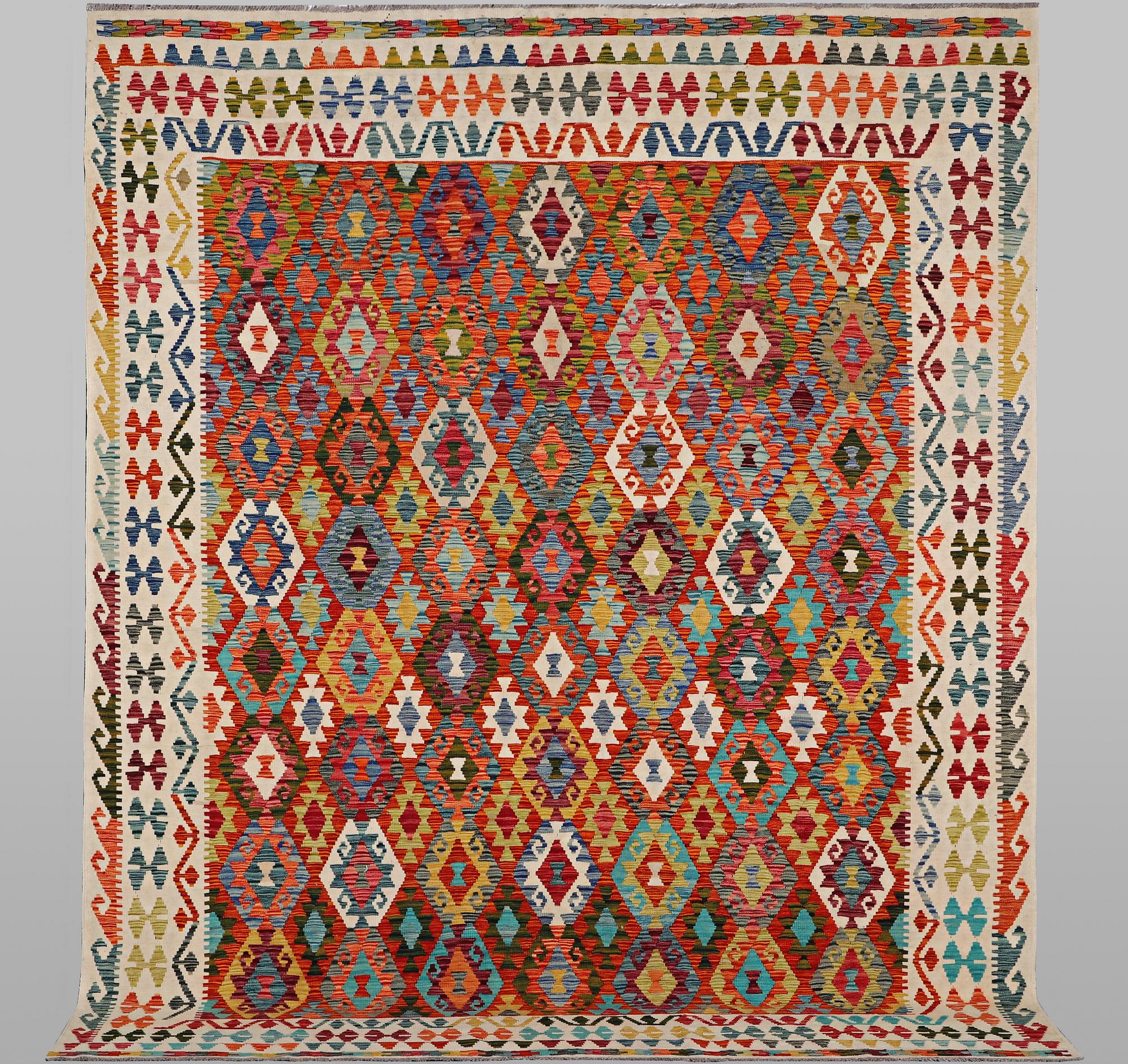 Matta, Kelim, ca 330 x 258 cm.