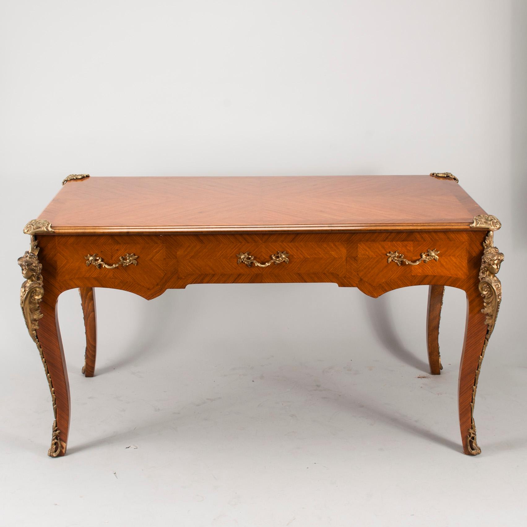 SKRIVBORD, rokokostil, 1900-talets mitt.