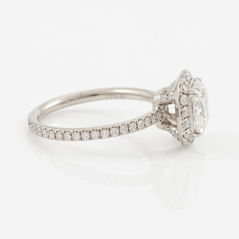 Harry Winston, Ring "The One", platinum with cushion-shaped diamond 1.53 ct.