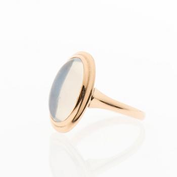 SORMUS, pyöröhiottu kuukivi, kultaa. Korutuote, Heinola Finland 1958.