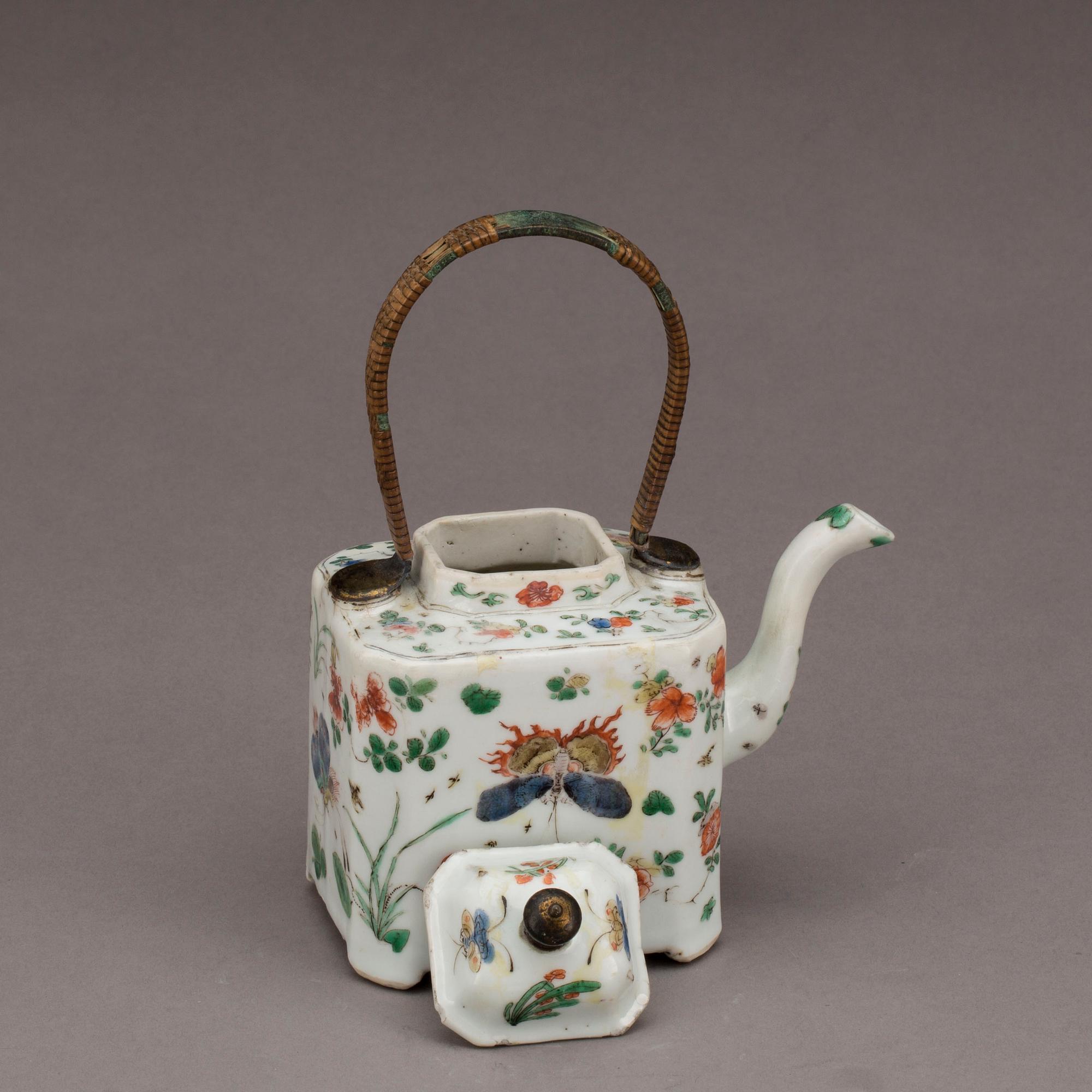 TEKANNA, porslin, Kina, 1800-tal.