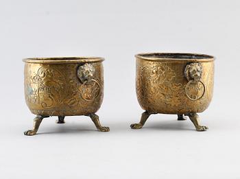 YTTERFODER, 2 st, mässing, 1700-/1800-tal.