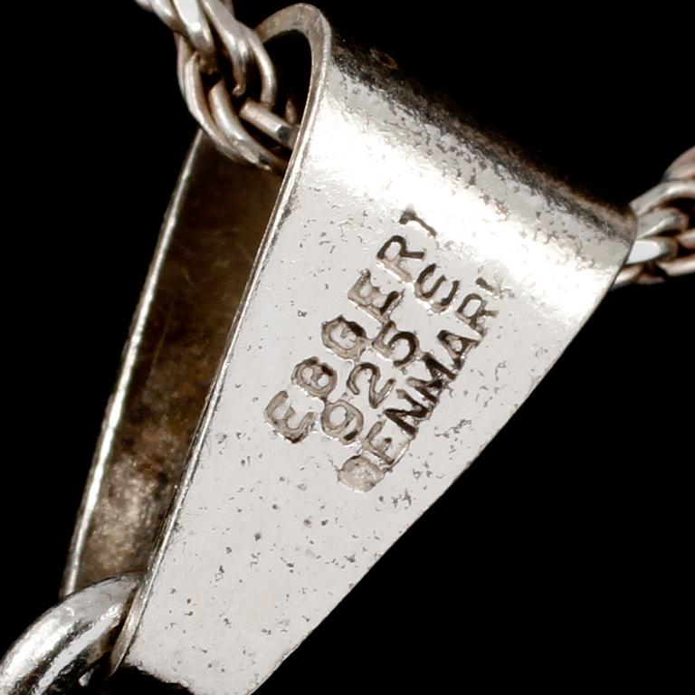 HÄNGE, sterlingsilver, Flora Danica, Orla Eggert, Danmark, 1900-talets tredje kvartal. Total vikt 11 g.