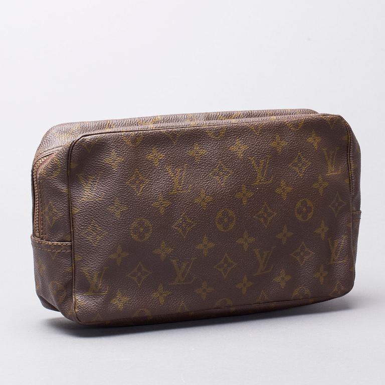 NECESSÄR, "Trosse de toilette", Louis Vuitton.
