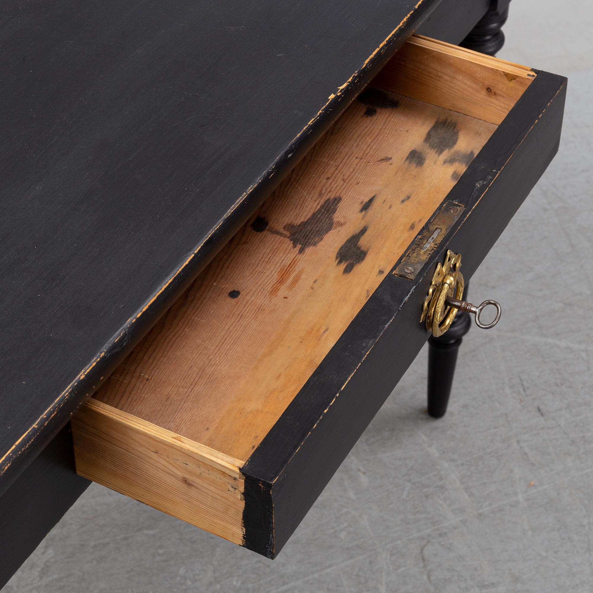 A painted writing desk, end of the 19th Century.