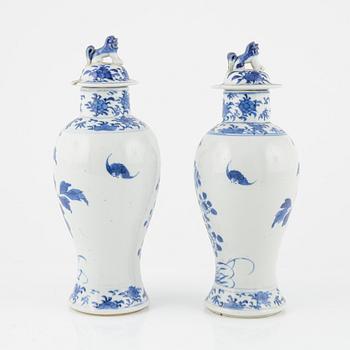 Five blue and white porcelain pieces, China, Qing dynasty, 18th-19th century.