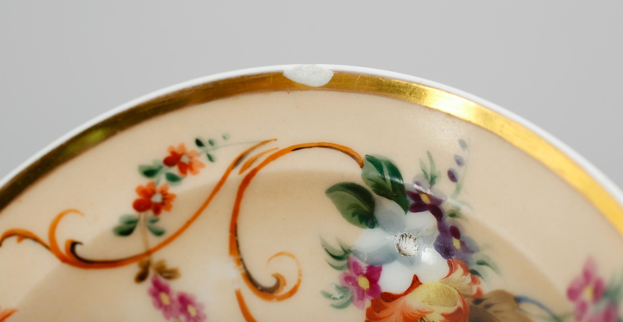KOPPAR med FAT, sex stycken, porslin. Popov, Ryssland, 1800-talets mitt.