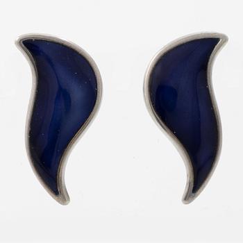 David Andersen, brooch, a pair of earrings and a pendant, silver and enamel.