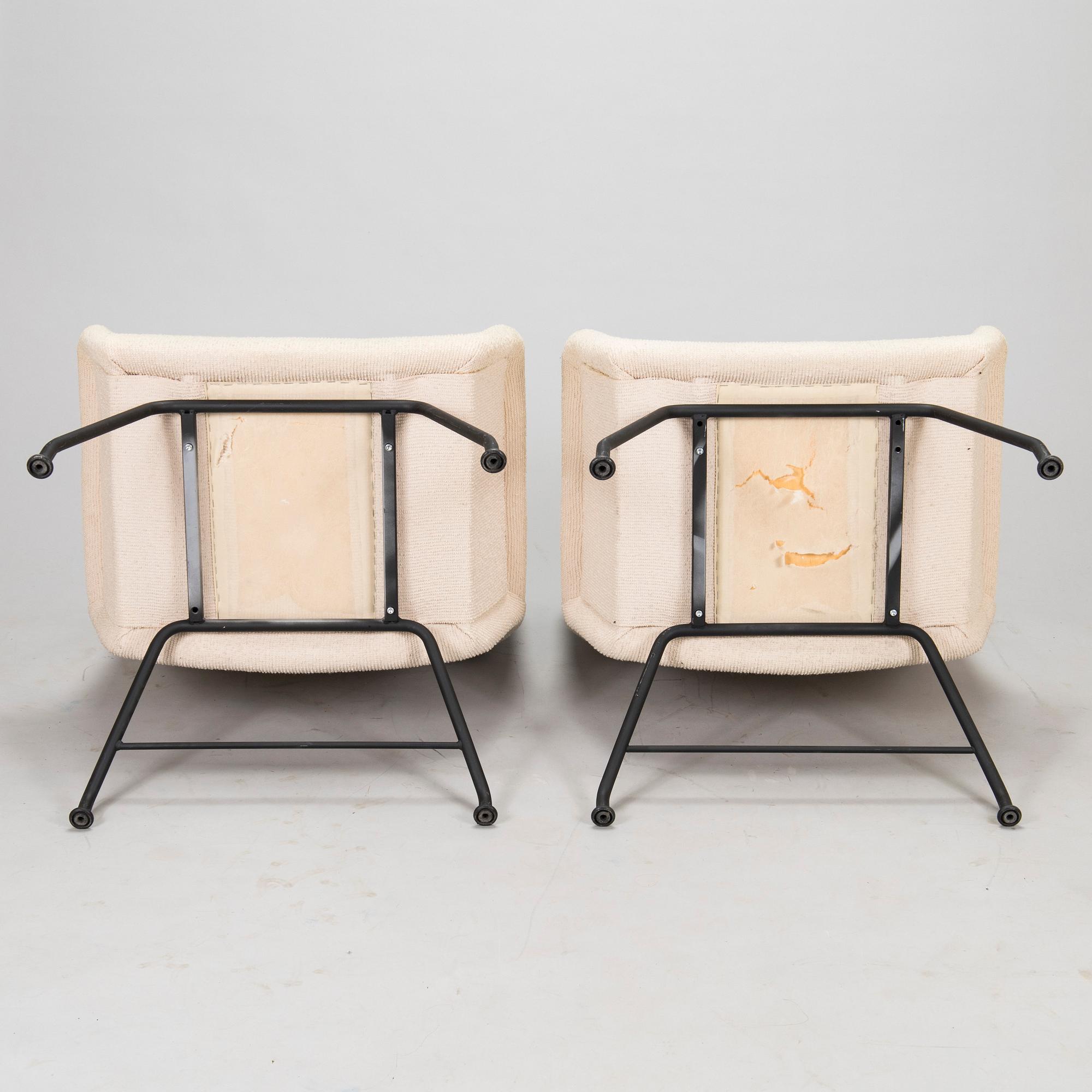 Yrjö Kukkapuro, a pair of 'Moderno L-67W' easy chairs, Lepo Oy, Finland.