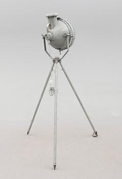 GOLVLAMPA, industrimodell, 1900-talets mitt.