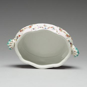 TERRIN med LOCK och FAT, porslin. Meissen, 1700-tal.
