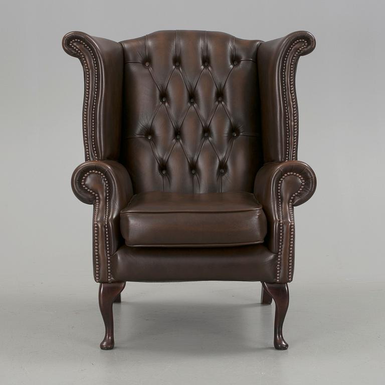 ÖRONLAPPSFÅTÖLJ, Chesterfieldmodell, 1900-talets slut.