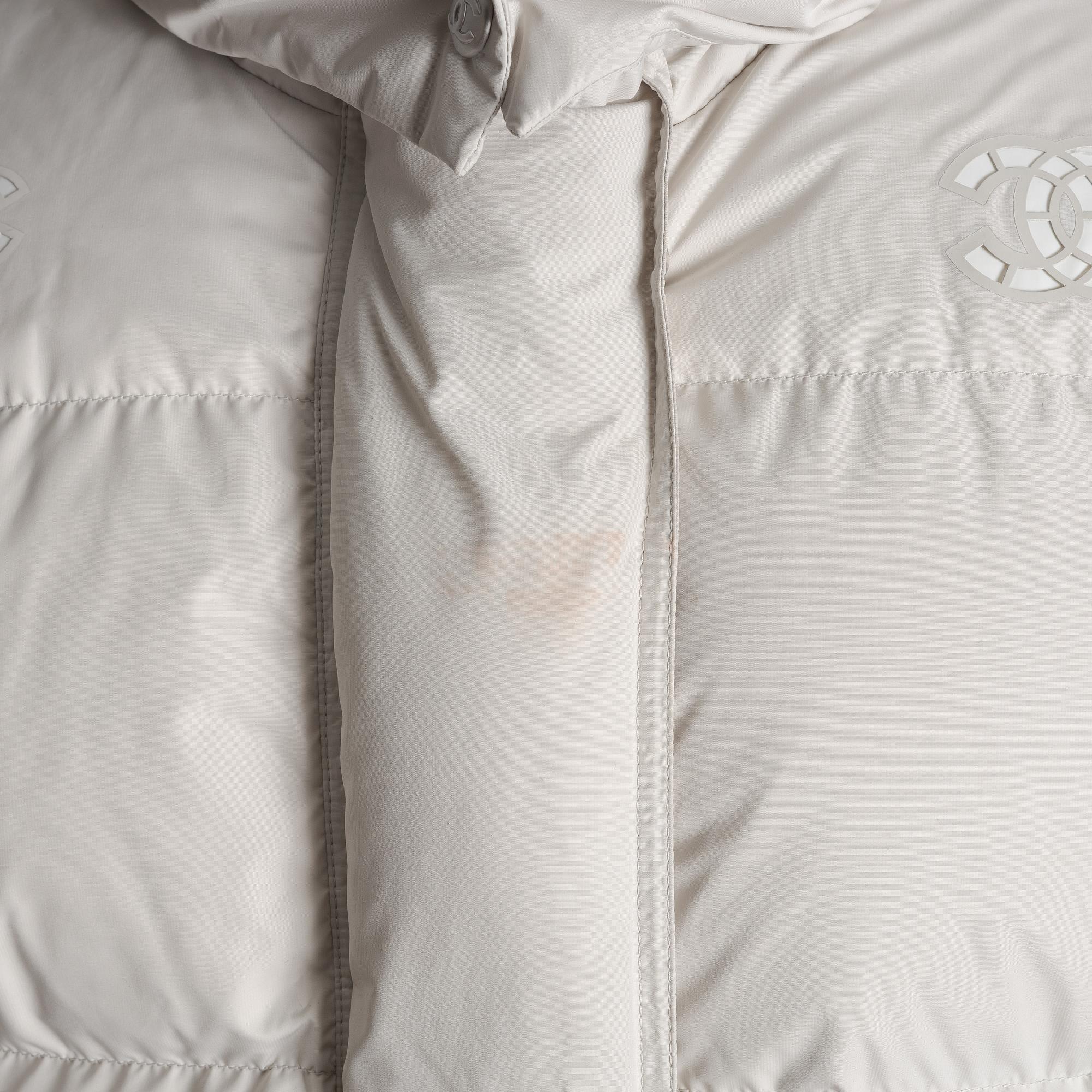 Chanel, down coat, size Fr 40.