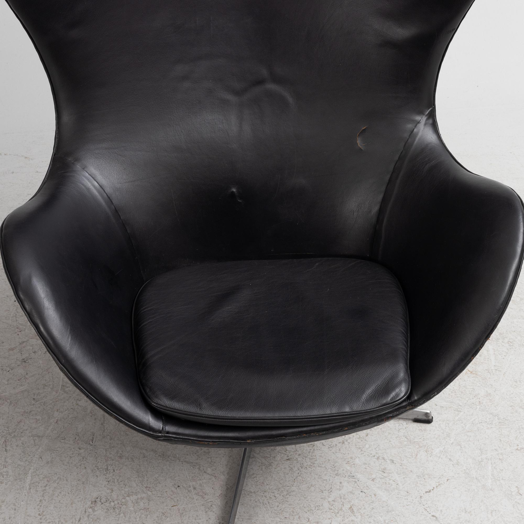 Arne Jacobsen, armchair, "The Egg Chair", Fritz Hansen, Denmark 1971.
