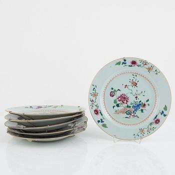 A set of six Chinese export porcelain plates, Qing dynasty, Qianlong (1736-95).