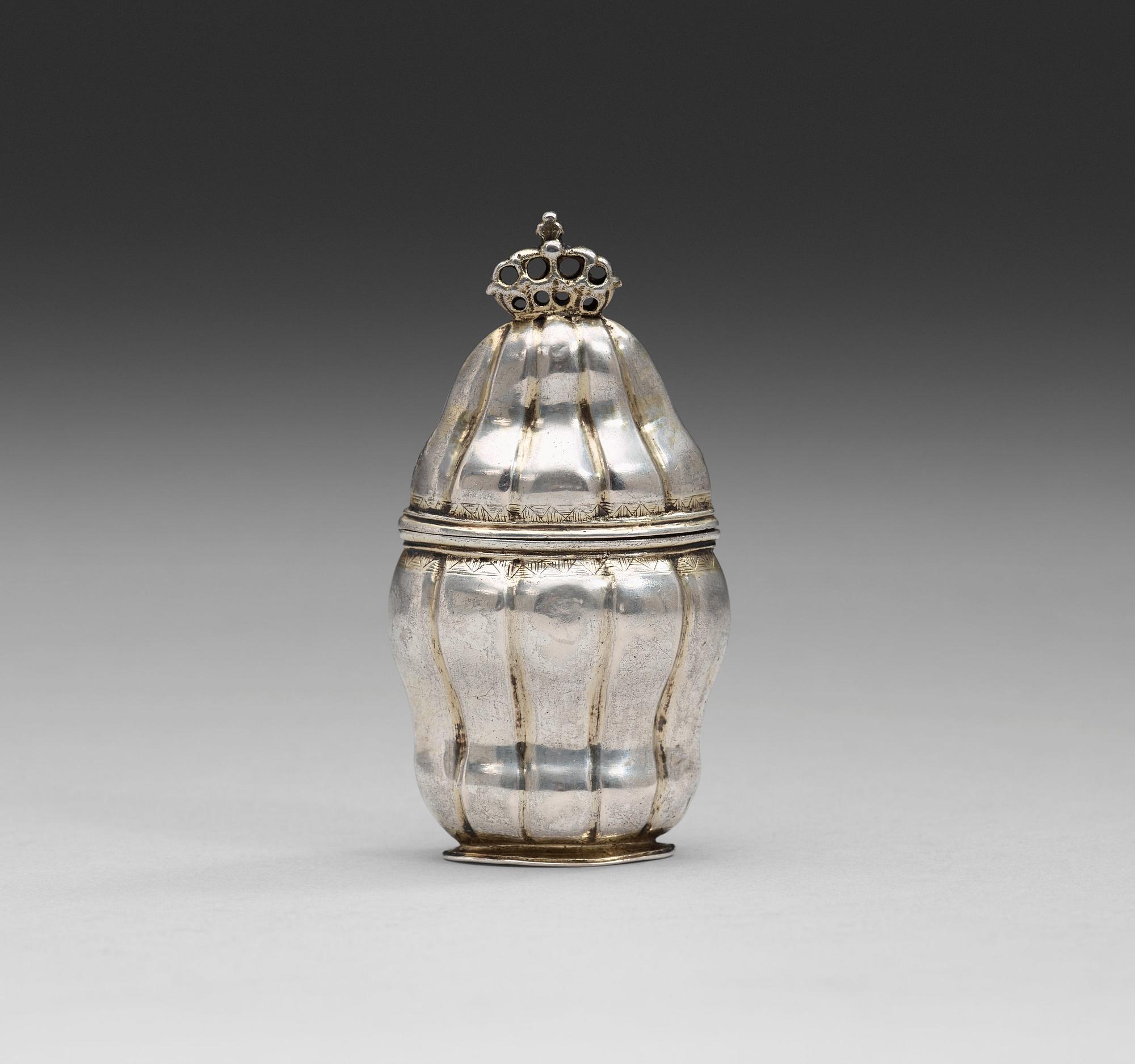 A Swedish 18th century parcel-gilt snuff-box, marks of Andreas Cron, Malmö 1758.