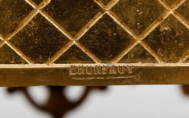 KLOCKGARNITYR, 3 delar, förgylld mässing, omkring år 1900.