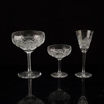 GLASSERVIS, 67 delar. Helga-modell, Flerohopp glasbruk, 1900-talets mitt.