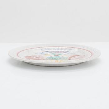 Birger Kaipiainen, a ceramic plate. Signed BK Arabia Suomi.