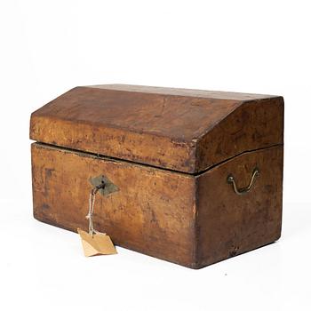A cutlery box, 18th Century.