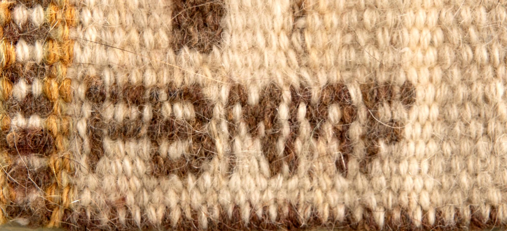 Märta Måås-Fjetterström, vävnad, gobelängteknik, "Blomlapp" signerad AB MMF. ca 22x22 cm.