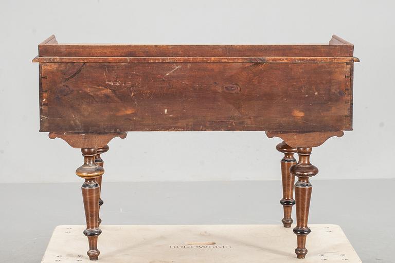 SKRIVBORD, nyrenässans, 1800-tal.