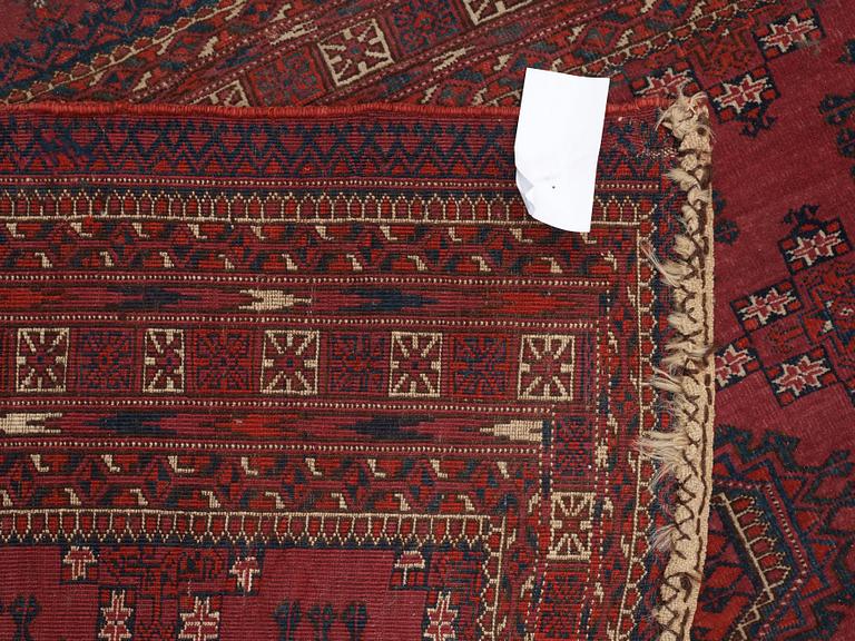 SEMI-ANTIQUE TEKKE CHUVAL. 95 x 155 cm.