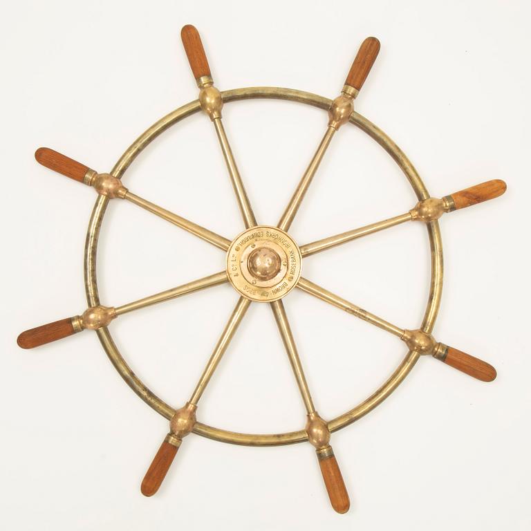 Skeppsratt, mässing och teak, märkt Brown Bros & Co Ltd, Rosebank Ironworks Edinburgh, 1900-tal.