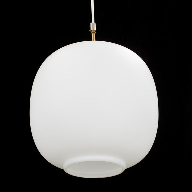 a 20H Century glass lamp "Radio pendel" designed by Vilhelm Lauritzen.