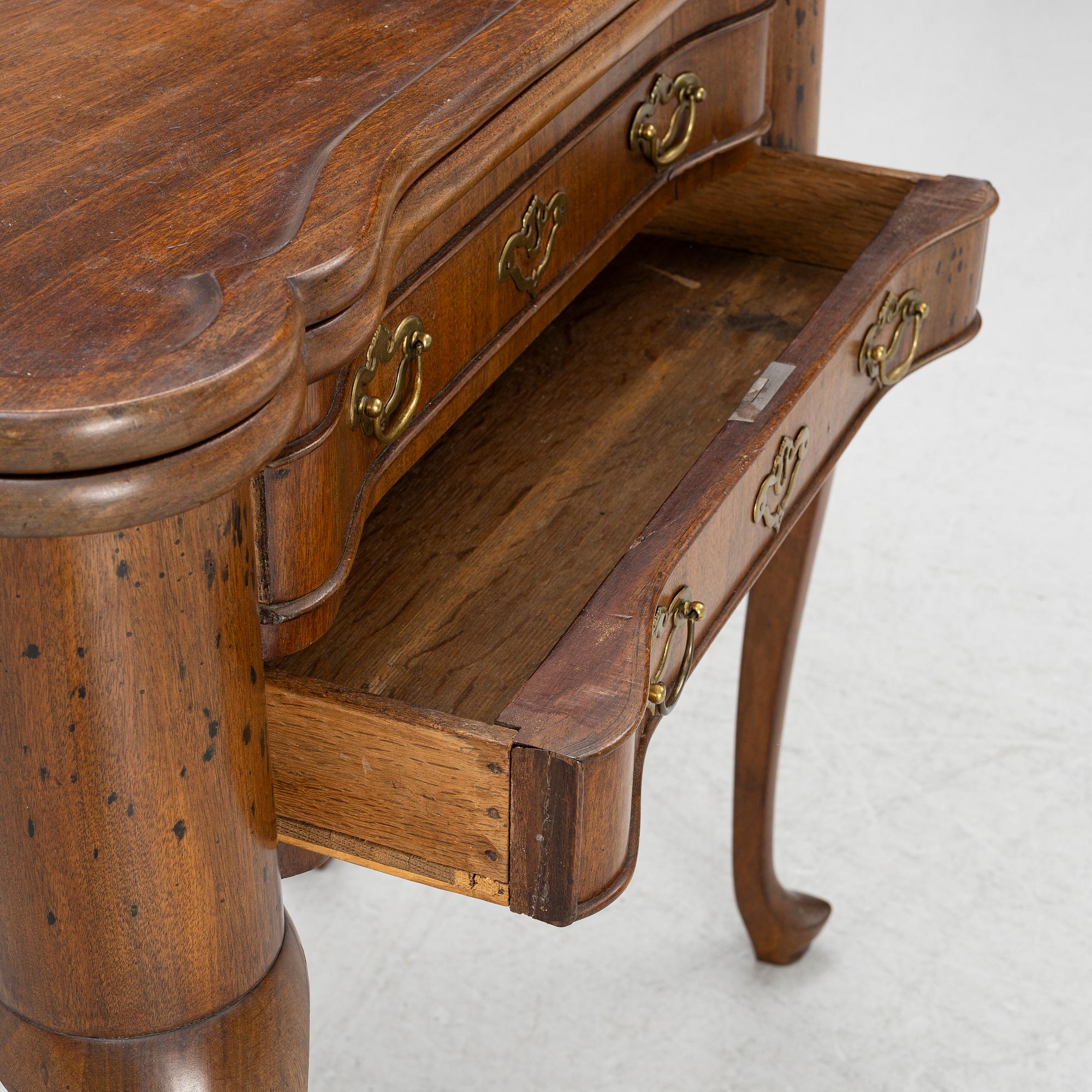 Spelbord/byrå, queen Anne-stil, 1900-tal.