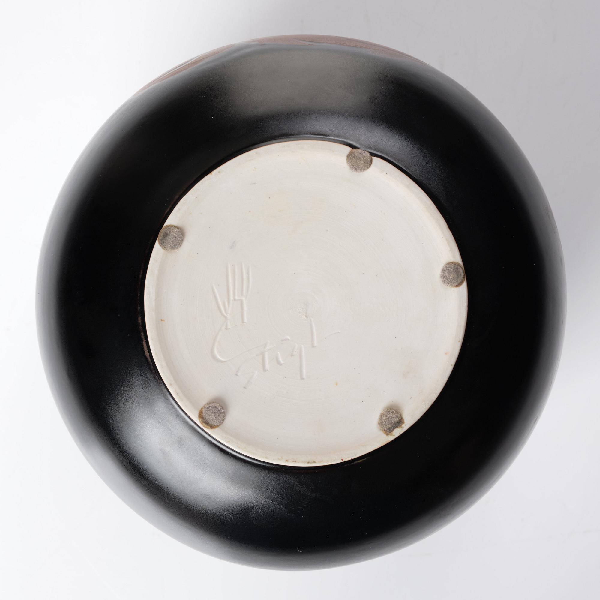 Stig Lindberg, a stoneware vase, Gustavsberg studio, Sweden 1970.