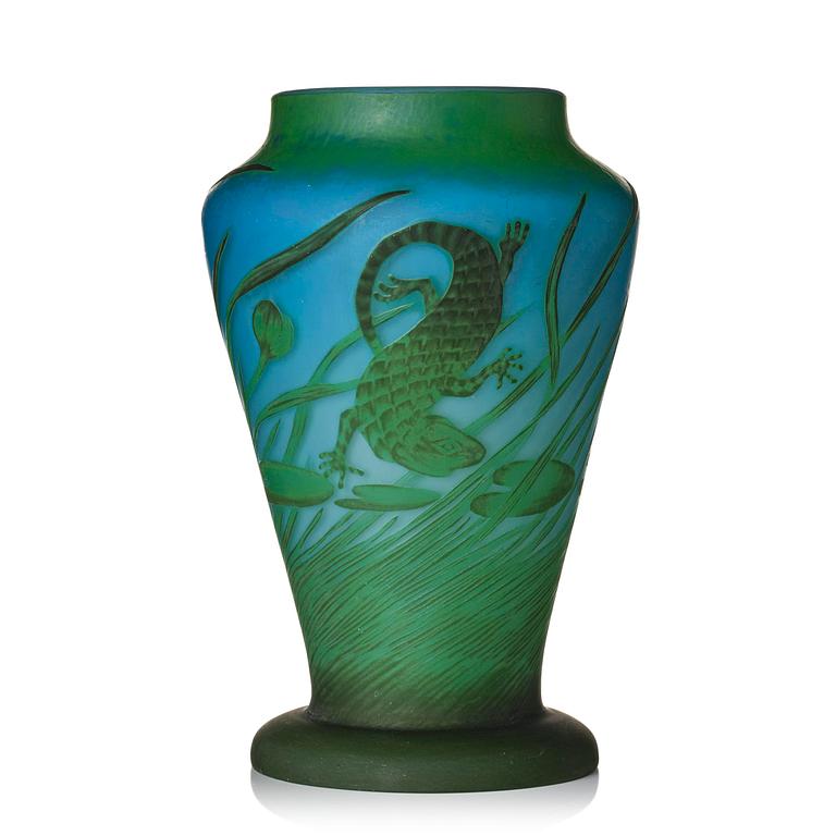 Greta Welander, a cameo glass vase, Reijmyre 1914, no. 368.