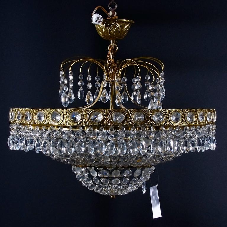 TAKKRONA, gustaviansk stil, 1900-talets andra hälft. H 52.