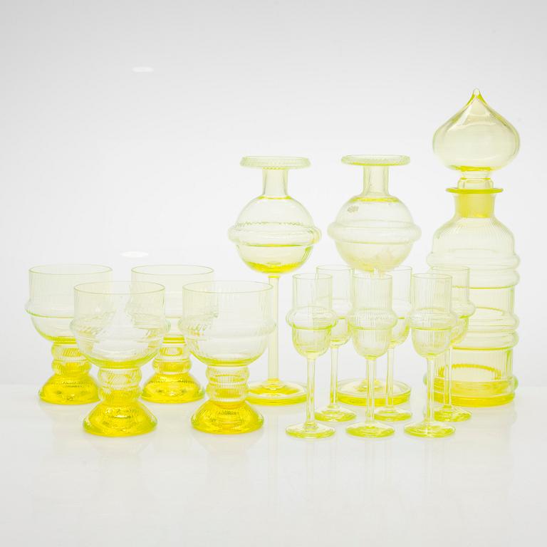 Nanny Still, glasservis, 13 delar, "Sultan" Riihimäen Lasi OY.