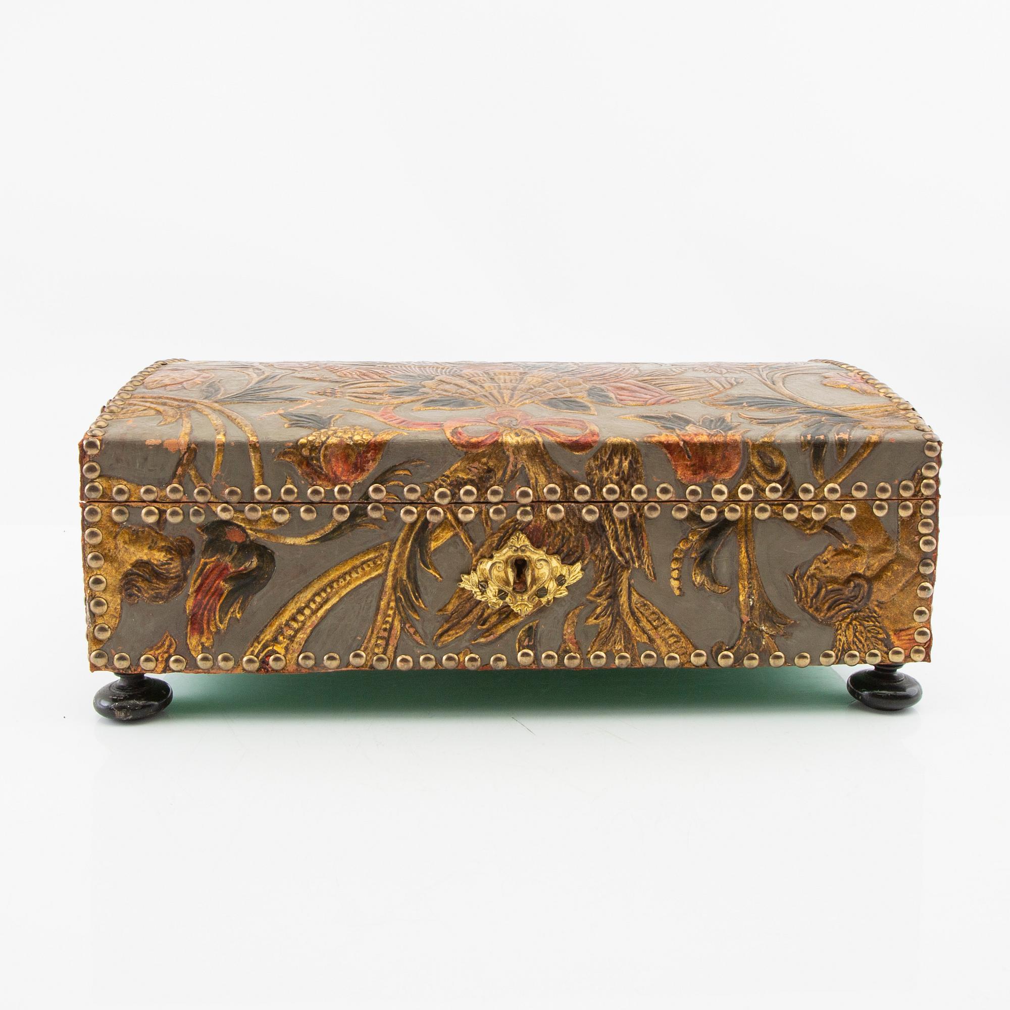 Casket in Baroque style, late 19th century.