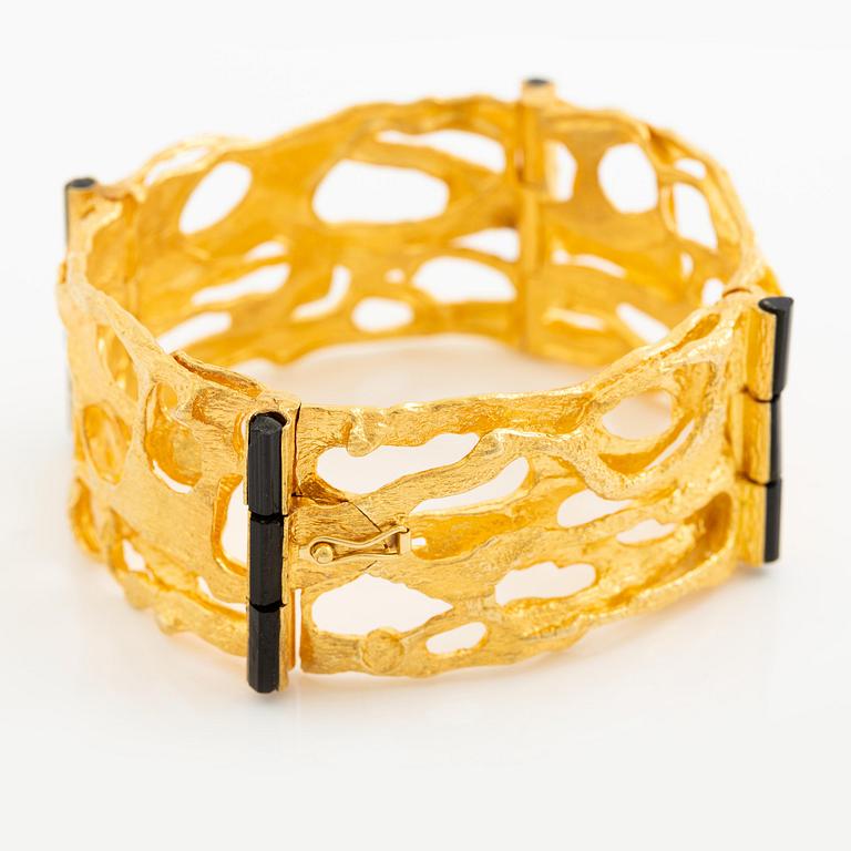 Björn Weckström, bracelet, "Offereld", 18K gold with tourmaline sticks, Lapponia 1972.