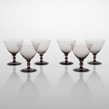 Tyra Lundgren, a set of 33 glasses, Riihimäen Lasi, first half of the 20th century.