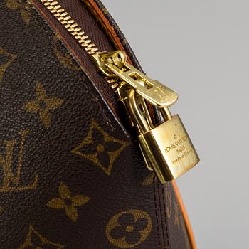 A monogram canvas' Ellipse' bag from Louis Vuitton.